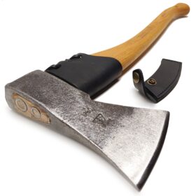 Metsäkirves - 1250 grammaa - 70 cm USA hickory kahva - nahkasuojus - nro 0366